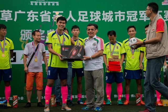 范布隆克霍斯特被贝西克塔斯解雇，上任仅半年